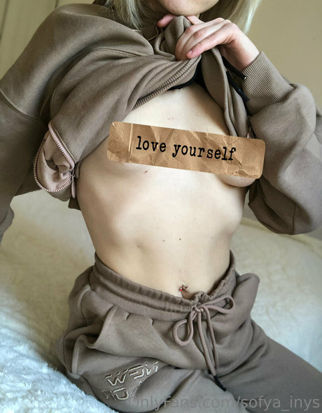 sofya inys ポルノモデル 写真
