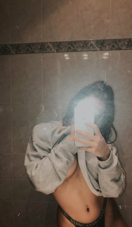 umi isabella ポルノ女優 写真