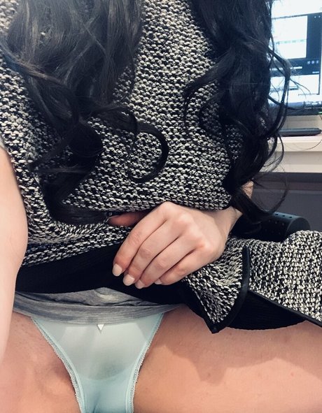 セクシーなアジア人オンリーファンズ アダルト 写真