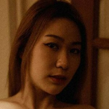 sirinsp エロティック女優 写真