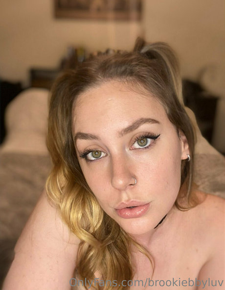 brookiebbyluv ポルノスター 写真