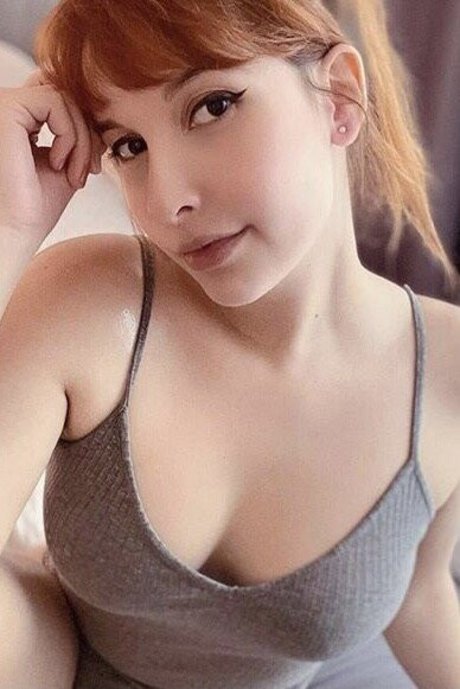 Lara Lunardi 完璧なモデル 画像