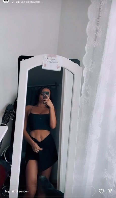 熟女の手コキOnlyFans 無料 写真