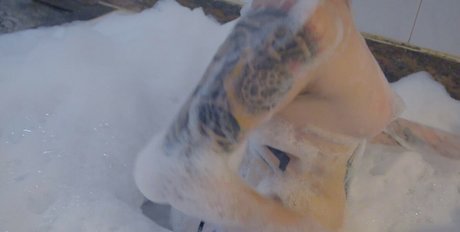 Yuma 2077 ホットスター 写真