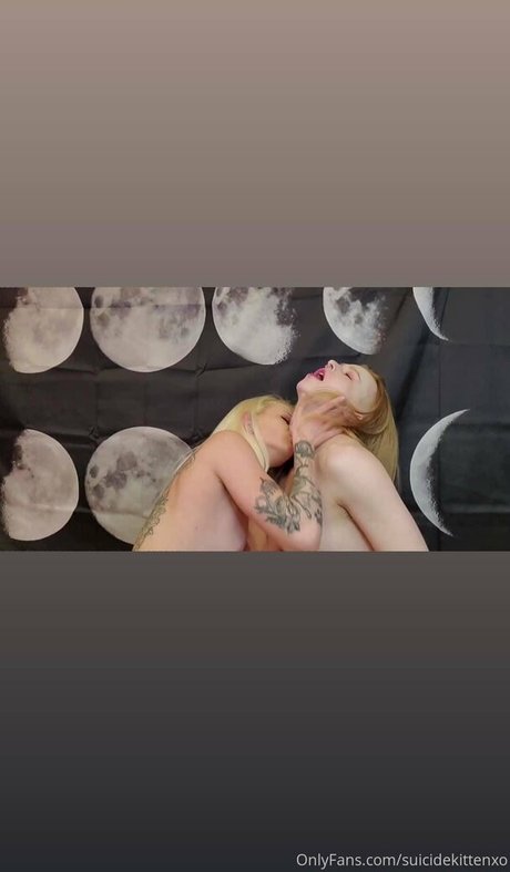 小さいペニスのシーメールOnlyFans セクシー 写真