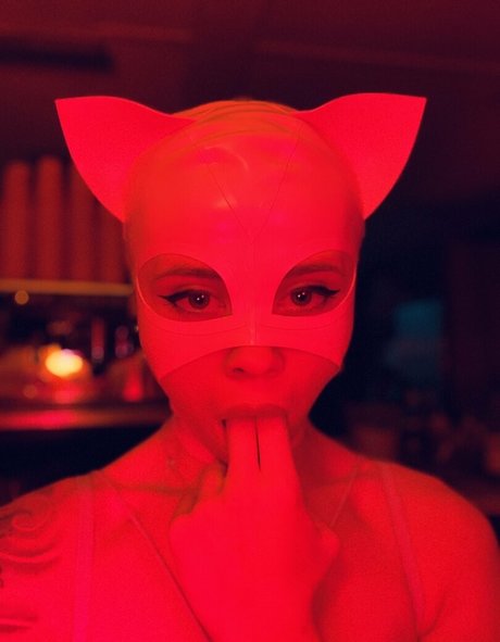 lucylavagirlfree 裸モデル 写真