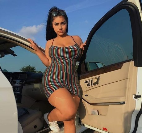 Megan Velez アダルトモデル 画像