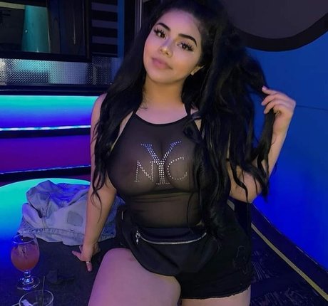 Megan Velez セクシーモデル 画像