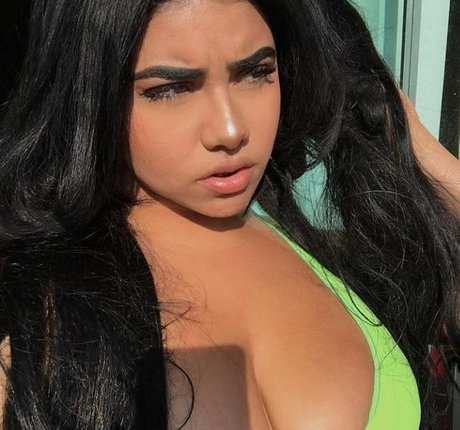 Megan Velez 完璧なスター 写真