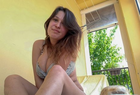 ileniatenaa 無料女優 写真