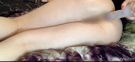 おっぱいを吸うOnlyFans トップ 画像