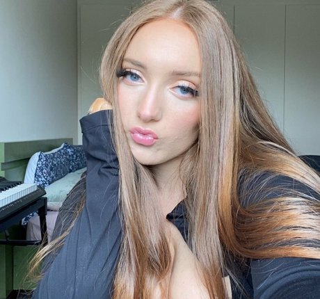 Dannielle Ashurst 独占女優 写真