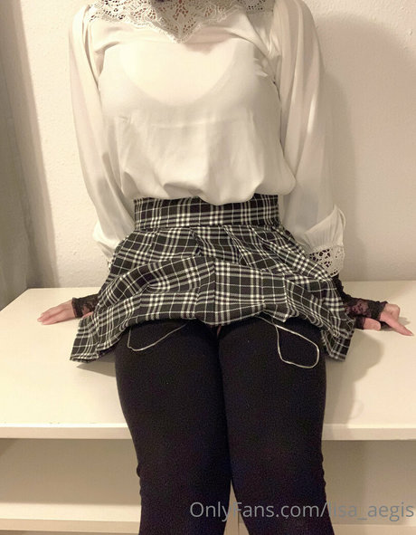 lisa aegis アートモデル 写真