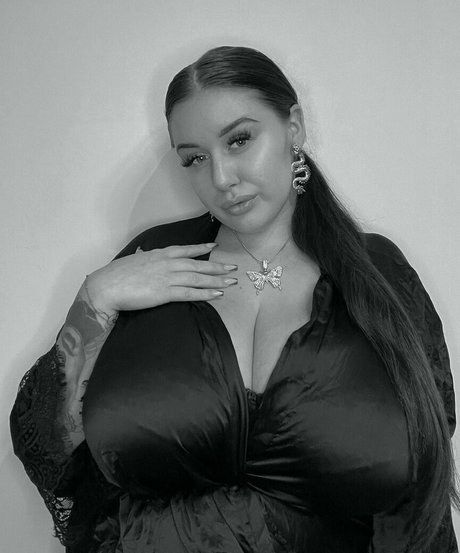 Geheimnis xx 裸のスター 画像