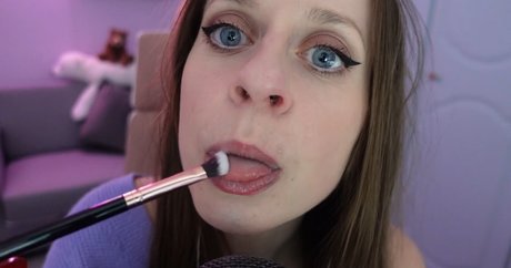 Tea Time Tingles ASMR ヌードモデル 画像