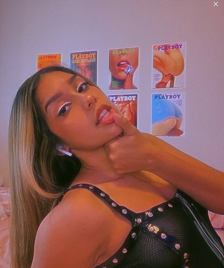 Virginhottie 完璧なモデル 画像