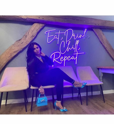 Katrina Louise Paul 無料女優 写真