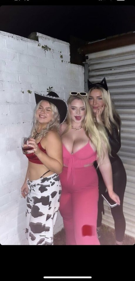 Hollie H セックスモデル 写真