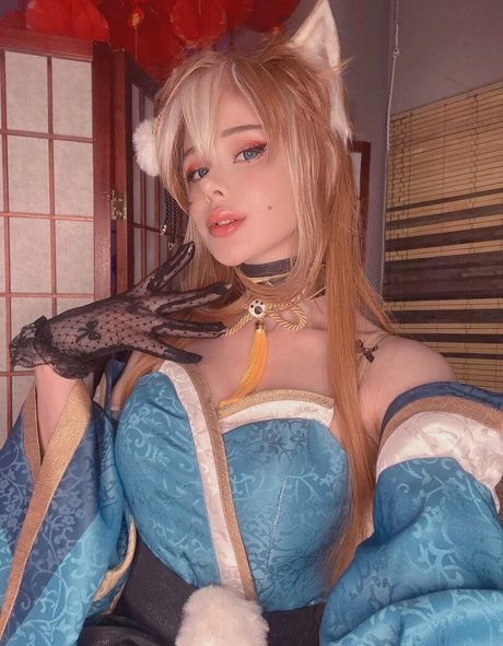 SuiSaiUwU アダルトモデル 写真
