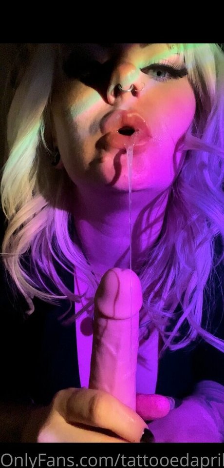 tattooedaprilfree スター 裸 ギャラリー