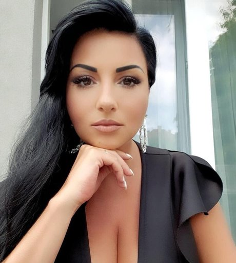 Rita Kyslinger セックスモデル ギャラリー