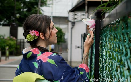 gh05t girl ヌードのポルノスター 写真