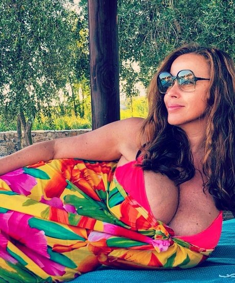 Serena Roberti アダルトスター 写真