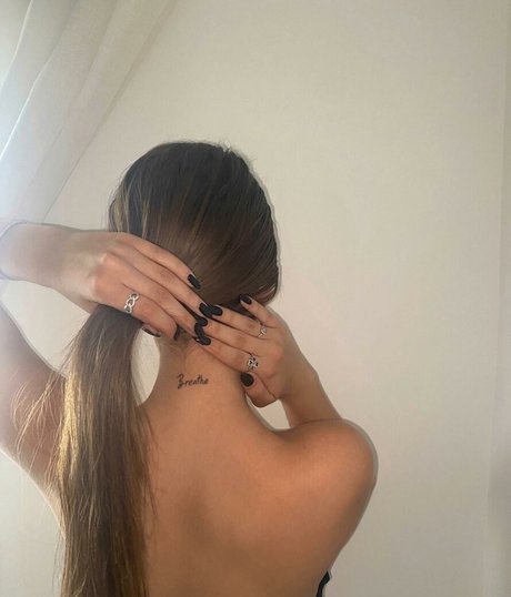 Shira Shabat ヌードスター 画像