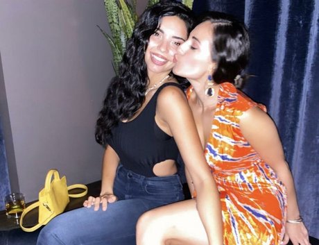Tara Yazdi スターセックス 写真