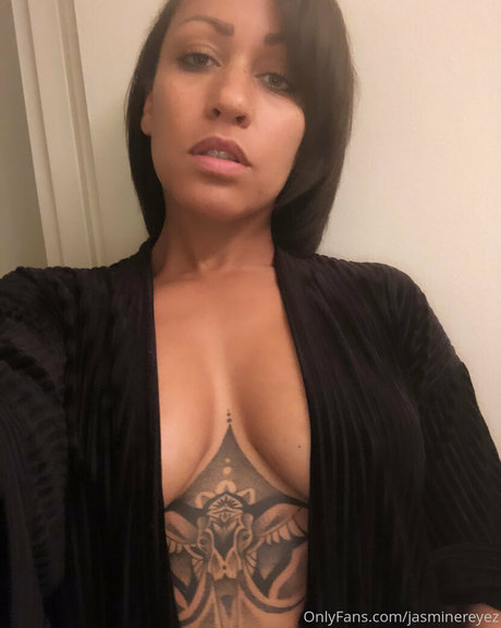 jasminereyez アダルト女優 写真
