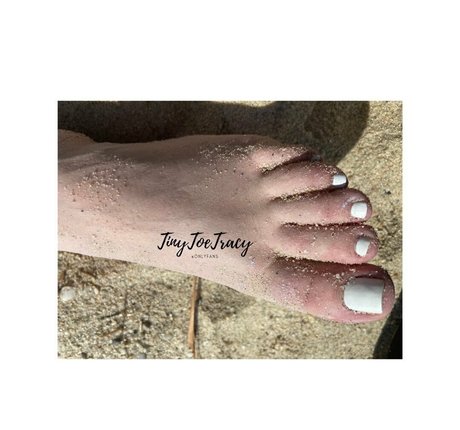tinytoetracy ポルノスター ヌード アーカイブ