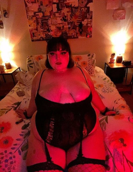 animetiddiezluver セックス女優 写真