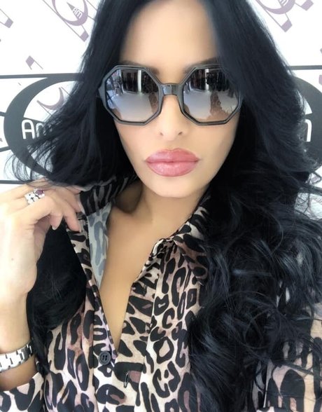 Carolina Marconi アート女優 画像
