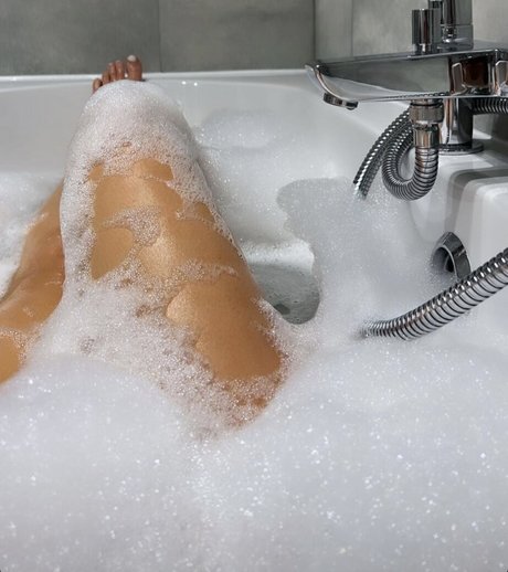 Chloe Ferry 高品質モデル 写真