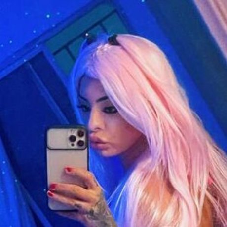 Larissa Maximo top profile image