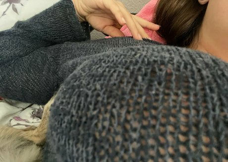 selinacuti ポルノスター 無料 写真