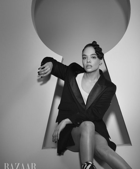 Tessa Thompson エロティックなスター 写真