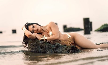 Annabel DaSilva ホットスター 画像