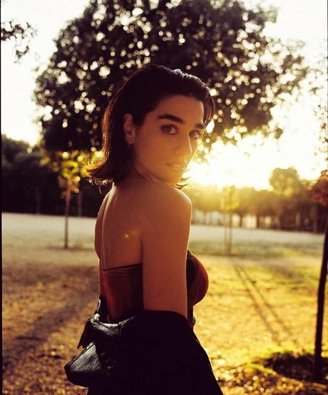 Simona Tabasco 独占女優 ギャラリー