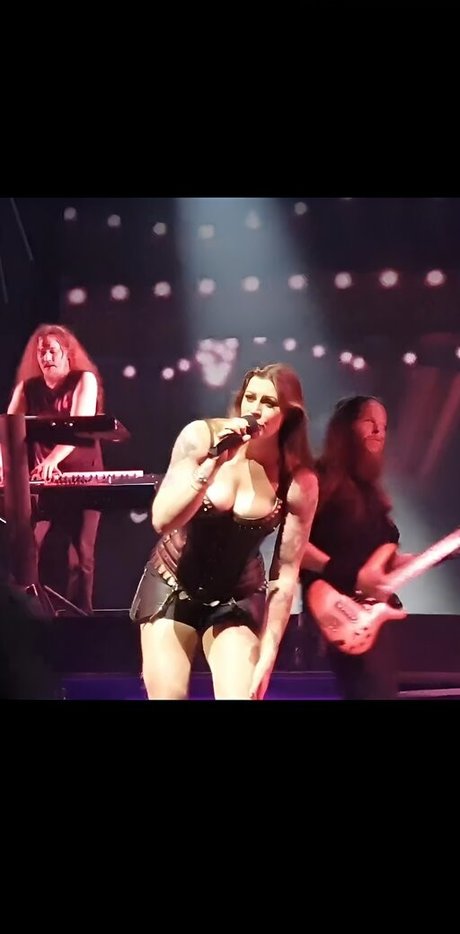 Floor Jansen セックススター ギャラリー