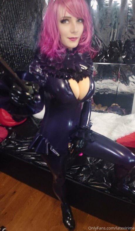 latexirime アダルト女優 画像