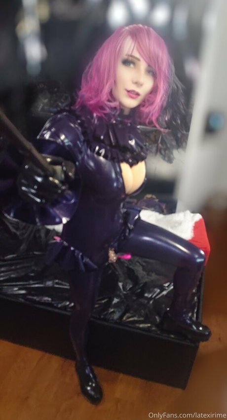 latexirime セクシーなポルノスター 画像