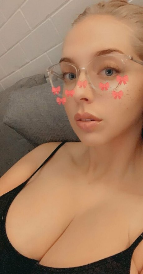 boobsandthings top profile image