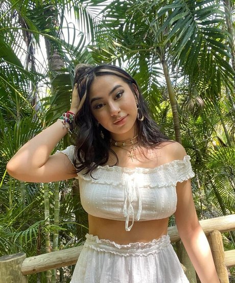 Sisterbryana セクシーなスター 写真