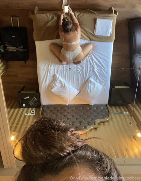 xeniahelleincgoddess ポルノ女優 写真