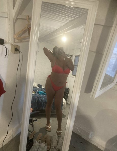 巨尻熟女オンリーファンズ ホット 画像