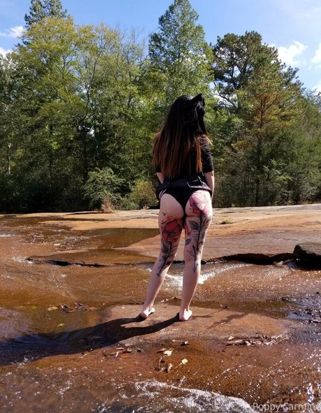 poppycarminexxx 最高のモデル 写真