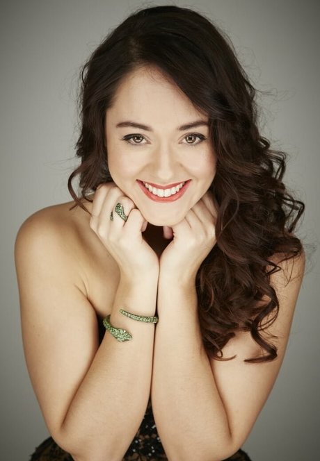 Susannah Fielding top profile image