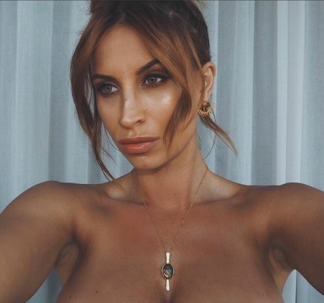 Ferne McCann 無料女優 ギャラリー