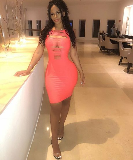 Strella Katt セクシーなポルノスター 写真